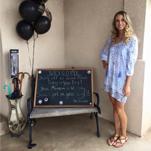 Mini dress, blue and white pattern. - Picture 2 of 2